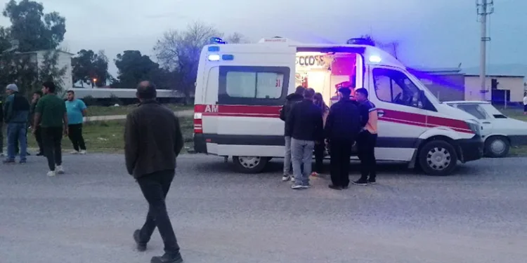Kamyon ile motosiklet çarpıştı: 2 yaralı