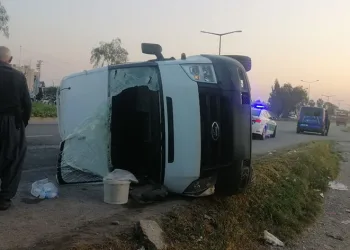 Tarım işçilerini taşıyan minibüs ile kamyonet çarpıştı