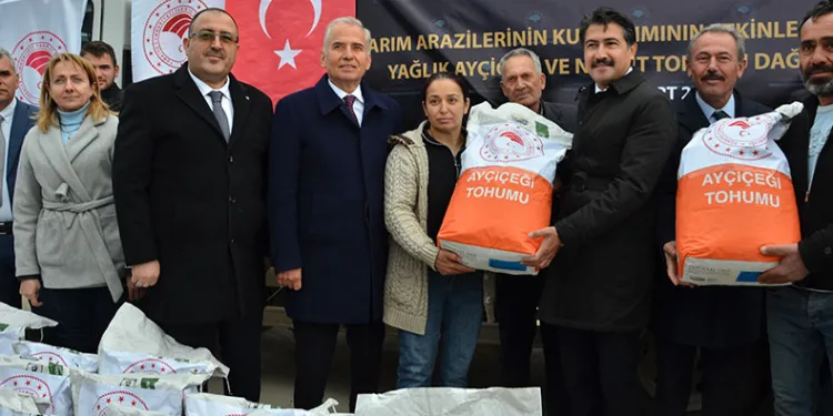 Denizli’de 590 üreticiye 20 ton tohum dağıtıldı