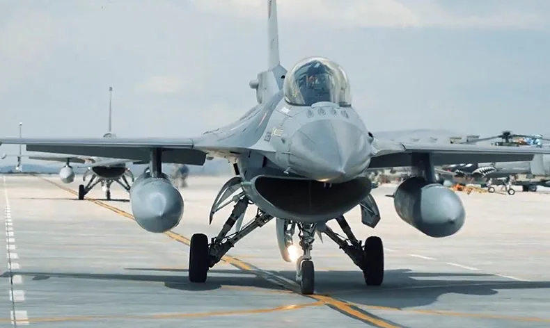 AESA Burun Radarı F-16’ya takıldı