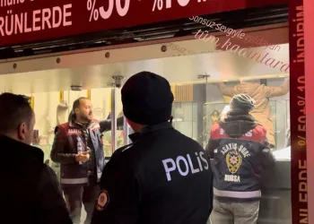 Kar payı vadeden kuyumcular 15 kişiyi dolandırdı