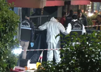 Sarıyer’de kafeteryanın önünde silahlı çatışma