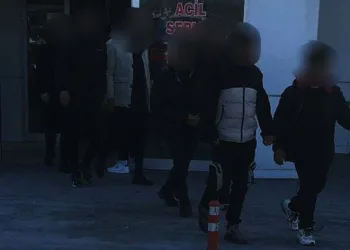 Kuşadası’nda aranan şahıslar yakalandı