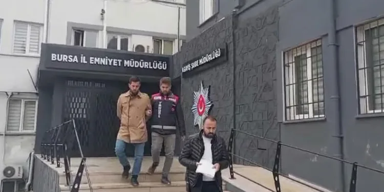 Sahte hakim ve savcı oldu, yaşlıları doladırdı