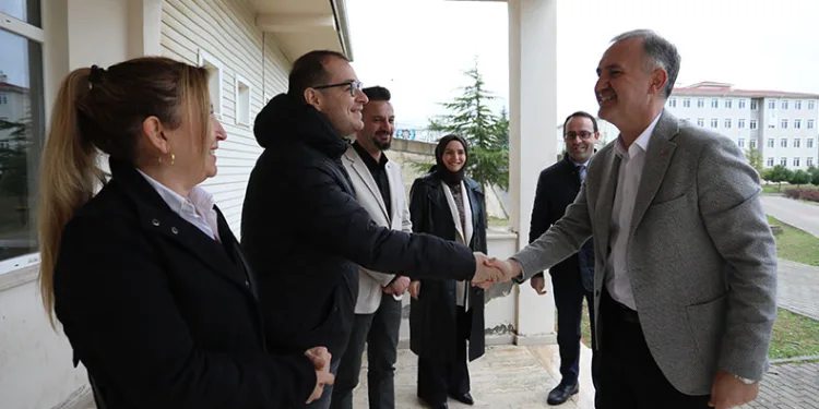 Alper Taban gençlerle bulıuştu