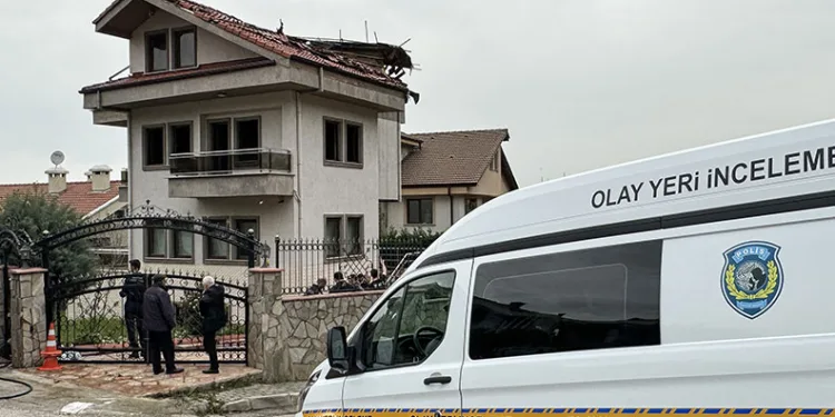 Bursa’da villada patlama! Bodrumda ceset bulundu