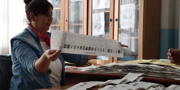 İzmir’de oy sayım işlemi sürüyor