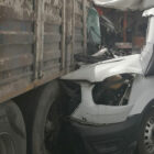 Tıra arkadan çarpan kamyonetin sürücüsü hayatını kaybetti