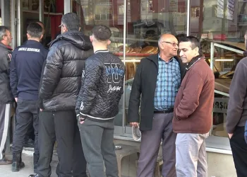 Kütahya’da Ramazan pidesi kuyruğu geleneği