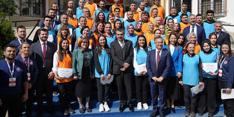 “Okullarımızı cıvıl cıvıl hale getireceğiz”