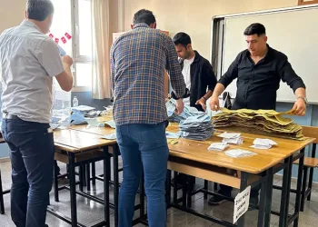 Cemil Tugay oy kullandığı sandıktan 1’inci çıktı