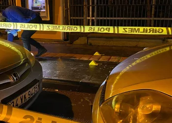 Cadde üzerinde silahlı saldırıya uğrayan kadın ağır yaralandı