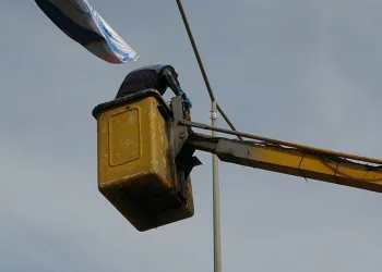 Kozan’da afiş kirliliği sona erdi