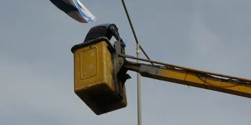 Kozan’da afiş kirliliği sona erdi