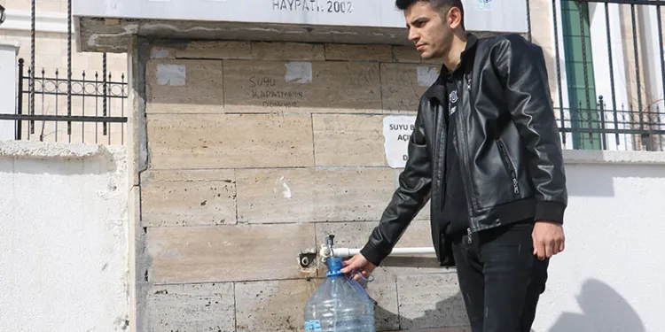 ‘Tavşan ateşi’ tehlikesiyle kapatılan çeşmelere tekrar su verildi