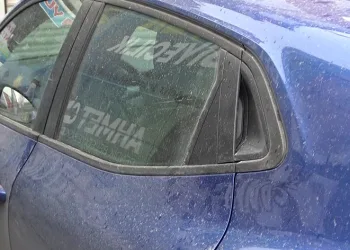 İstanbul’a çamur yağdı, otomobiller çamur içinde kaldı