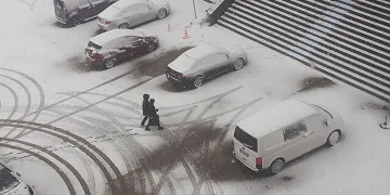Ağrı’da Mart sonunda kar yağışı