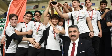 Okul sporları ilçe şenliklerinde görkemli final