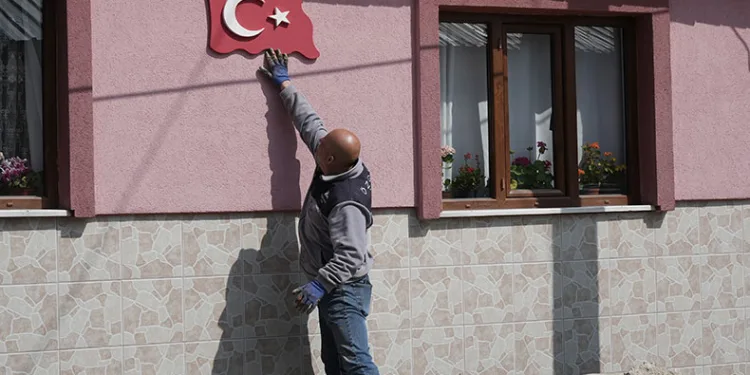 Seçilmeden icraata başladı