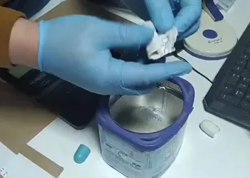 Bebek maması kutusundan uyuşturucu çıktı