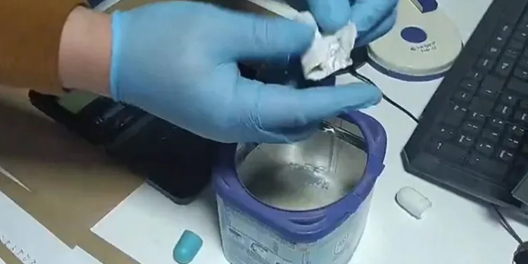 Bebek maması kutusundan uyuşturucu çıktı