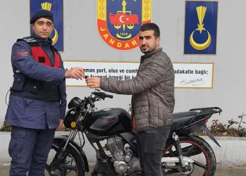 Çalınan motosiklet sahibine teslim edildi