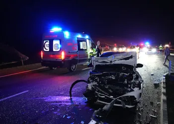 Edirne’de iki otomobil çarpıştı: 5 yaralı