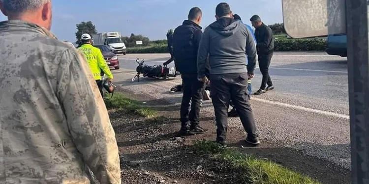 Tırla, motosiklet çarpıştı anne öldü, oğlu yaralandı