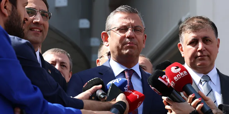 Gençleri sandık başına davet etti