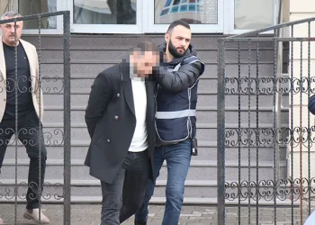 Yol kenarında ölü bulunmuştu
