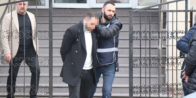 Yol kenarında ölü bulunmuştu