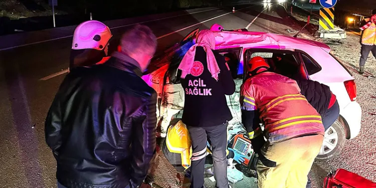Kütahya’da tır ile otomobil çarpışması