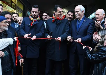 Başkan Dündar’ın açtığı seçim ofisine büyük ilgi