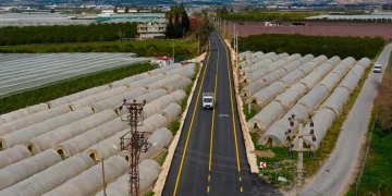 Mersin’de yol yapım çalışmaları sürüyor