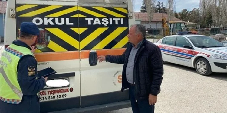 Jandarmadan okul servislerine denetim