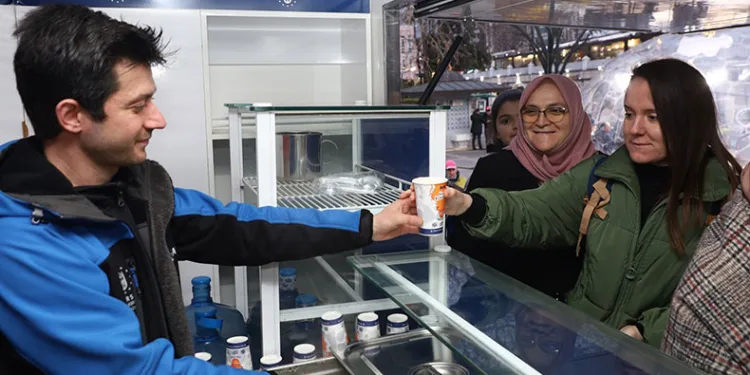 Büyükşehir Belediyesi ‘İftara 5 Kala Yanınızda’