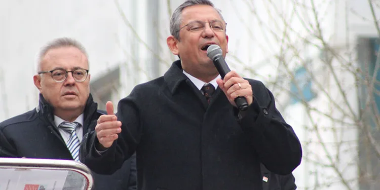 Özel, adaylar için destek istedi