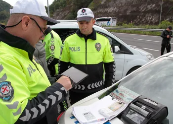 Bir haftada 13 binden fazla araç denetlendi
