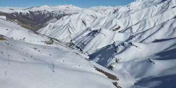 Kar altında kalan Tanin Dağları havadan görüntülendi