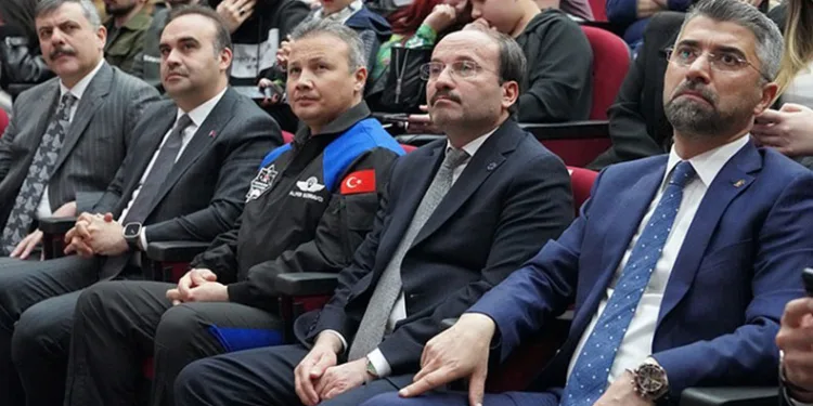 Gezeravcı ETÜ’lü gençlerle buluştu