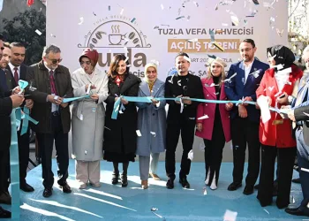 Tarihi meydanda yeni buluşma noktası