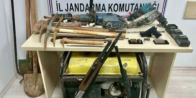Fethiye’de kaçak kazı operasyonu