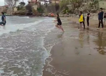 Öğrencilere dalış ve ilk yardım kursu