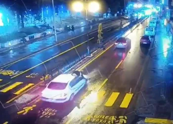 Para için canını tehlikeye attı