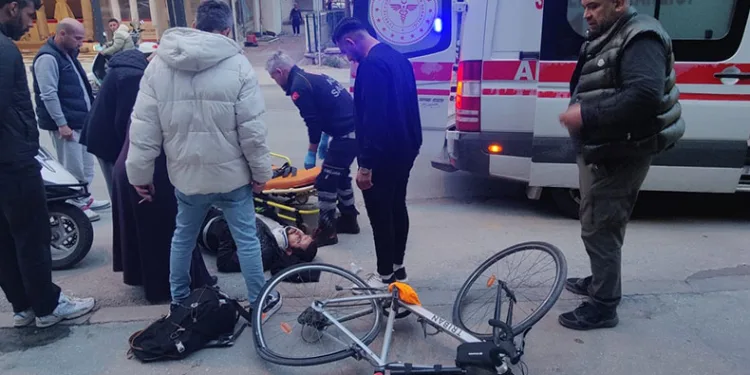 Milas’ta otomobil bisiklete çarptı: 1 yaralı