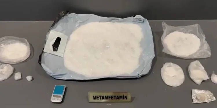 Otel odasına uyuşturucu operasyonu