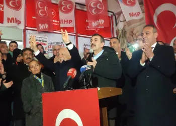 Bakan Tekin, baba ocağında destek istedi