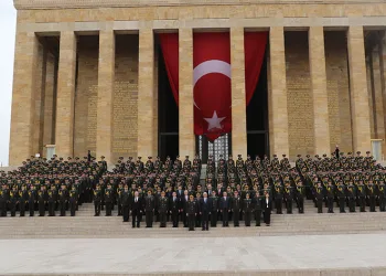 Kara Harp Okulu öğrencileri Anıtkabir’i ziyaret etti