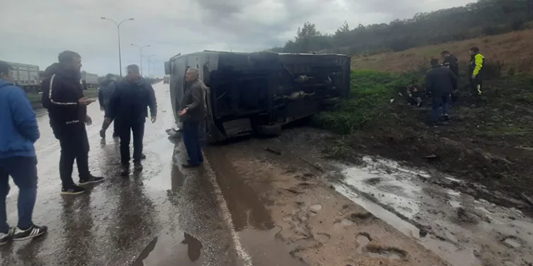 Hatay’da işçi servisi devrildi