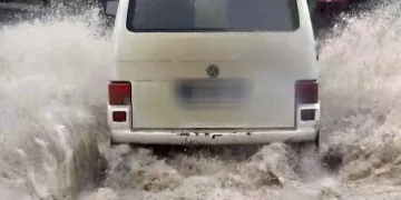Caddeler göle döndü